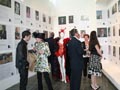 Darren Baker and Diane Bates deep in conversation at the exhibition - click on image to enlarge 
